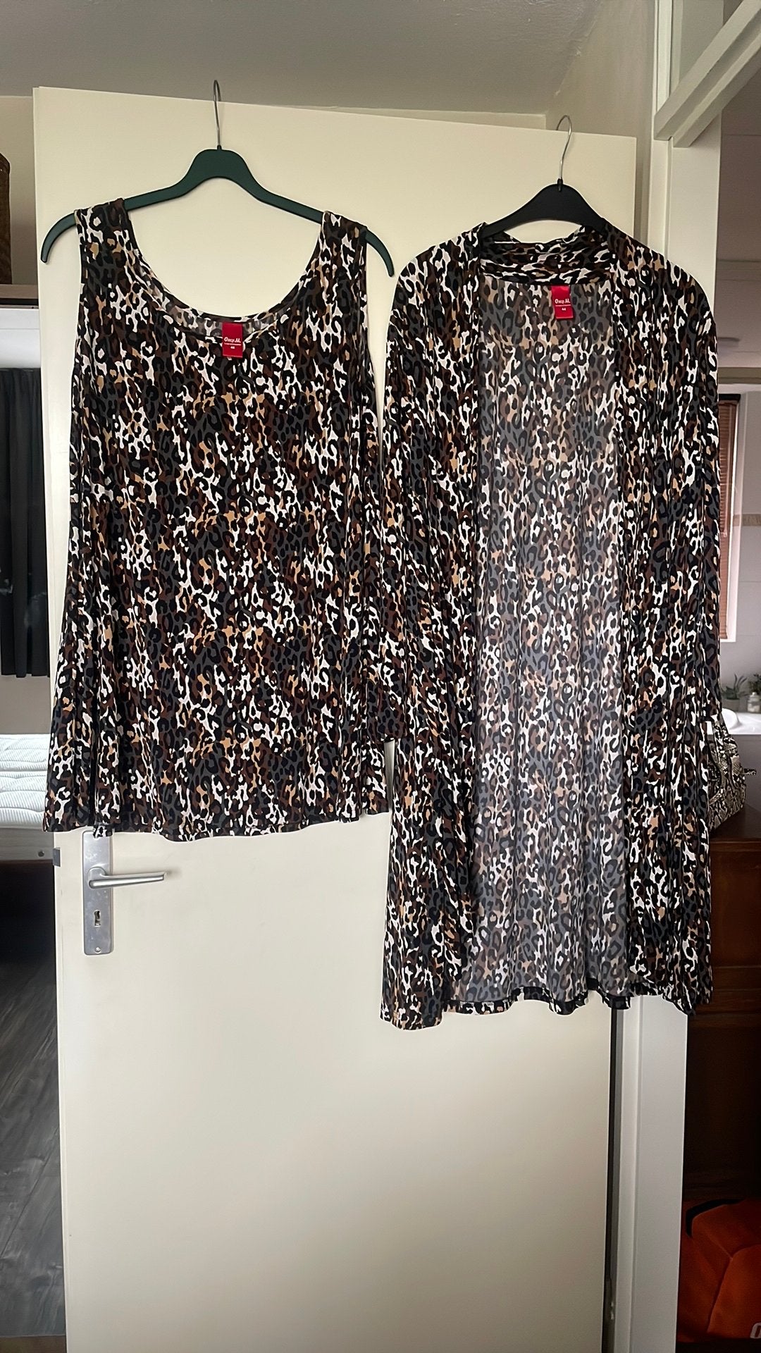 Only-m: twinset top maat 46, vest maat 44 maat valt als 46, Kleding | Dames, Grote Maten, Ophalen of Verzenden, Zo goed als nieuw
