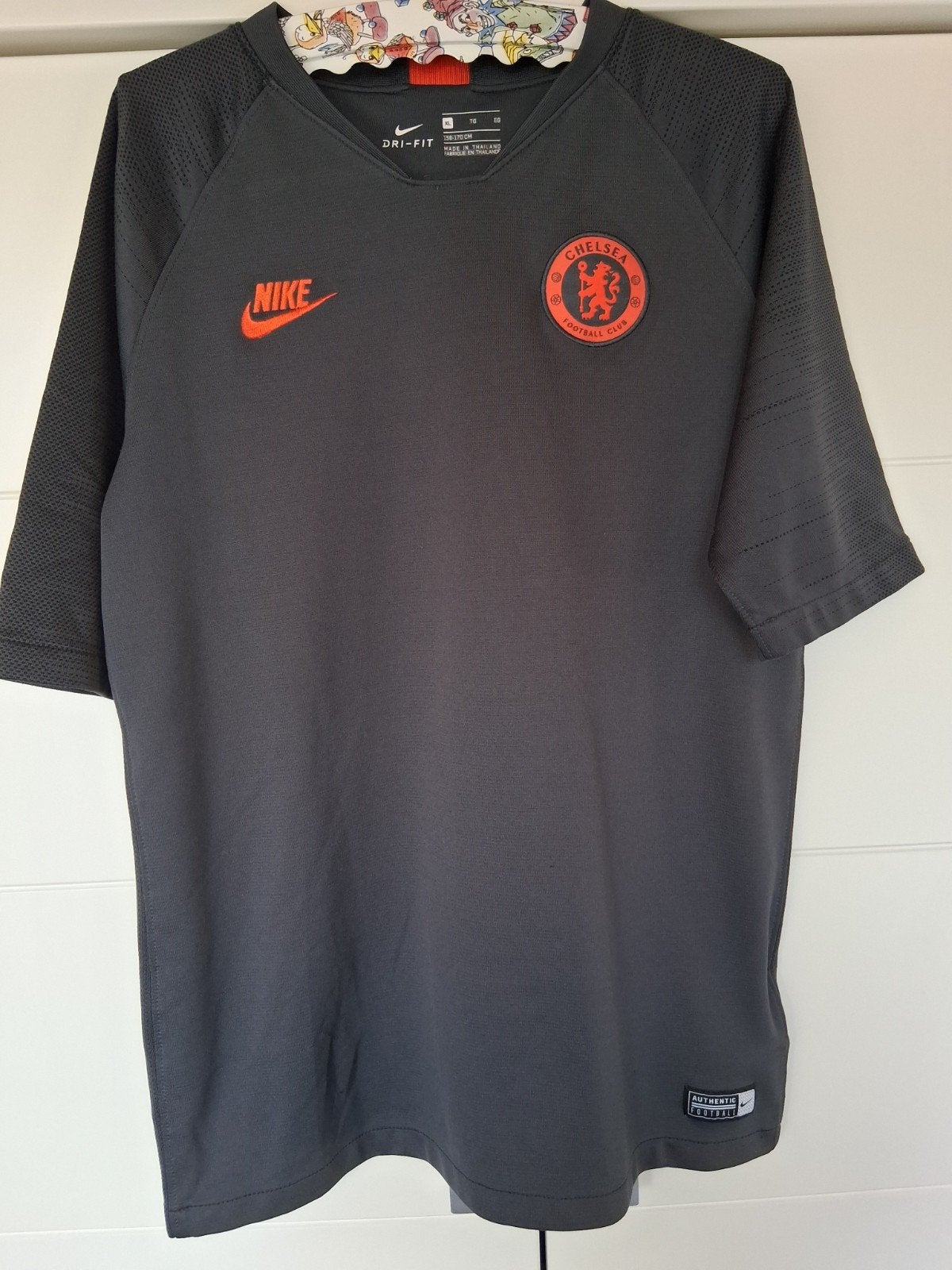 Gratis Nike Chelsea shirt kindermaat maat XL 158 - 170 cm, Kinderen en Baby's, Ophalen, Jongen of Meisje, Zo goed als nieuw, Shirt of Longsleeve