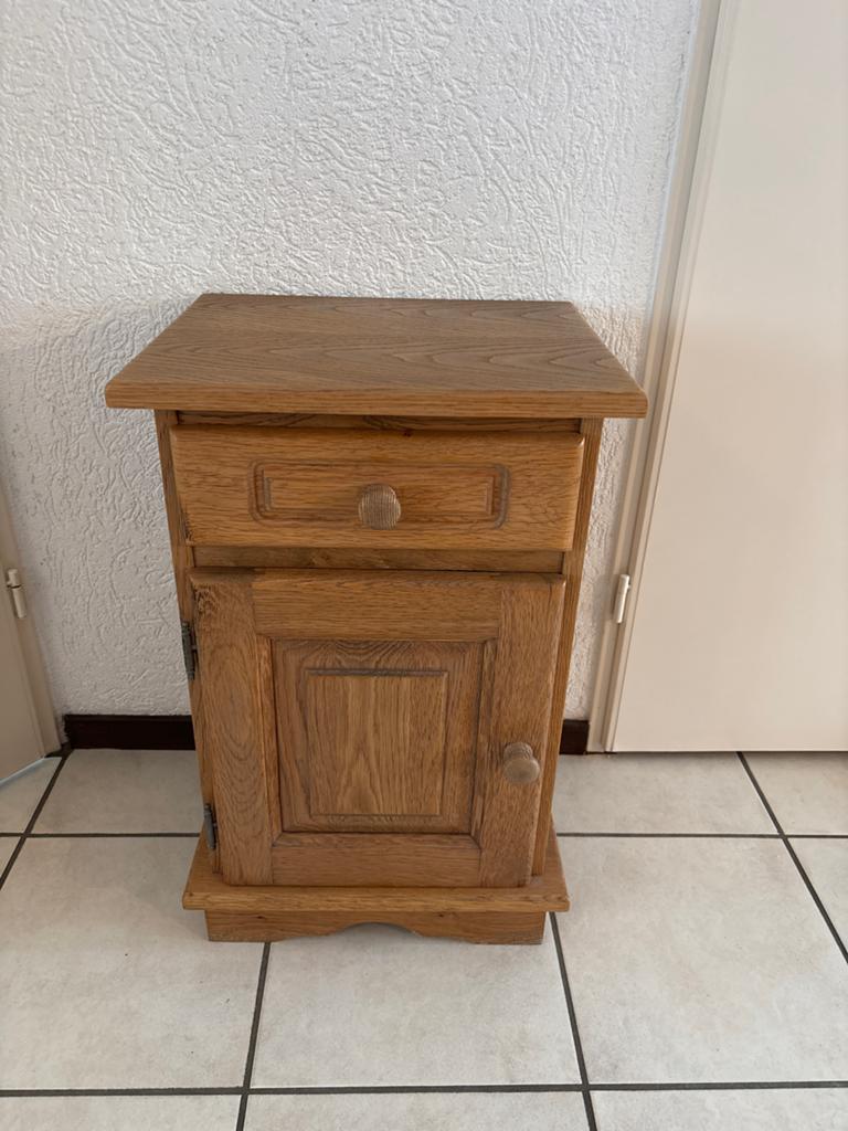 Massief eiken nachtkastjes en dressoir, Huis en Inrichting, Slaapkamer | Nachtkastjes, Ophalen of Verzenden, 70 cm of meer, Hout