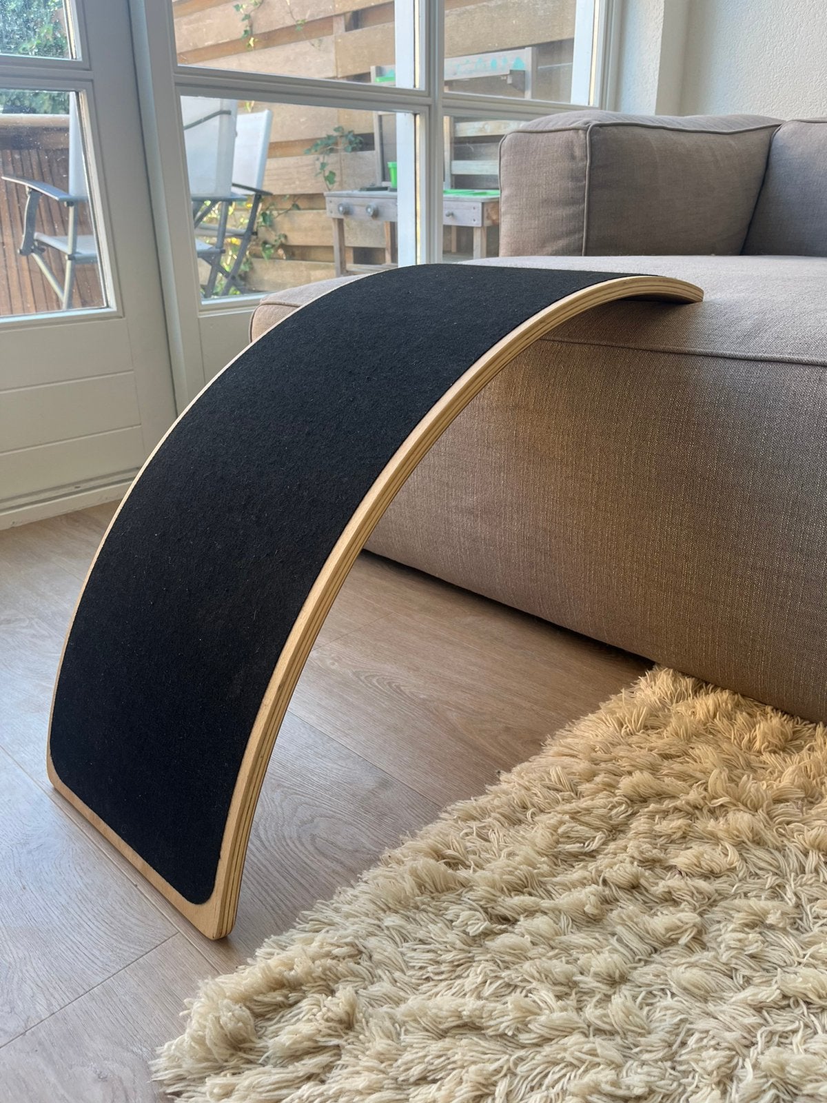 Houten wobbel board - Deryan - zwart vilt - Balance board, Ophalen, Zo goed als nieuw