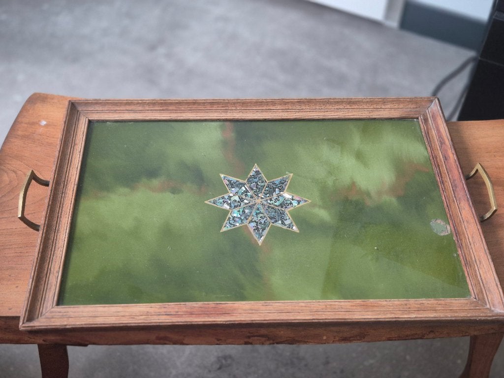 Oud dienblad voorzien van glazen plaat en koperen handvatten, Ophalen of Verzenden