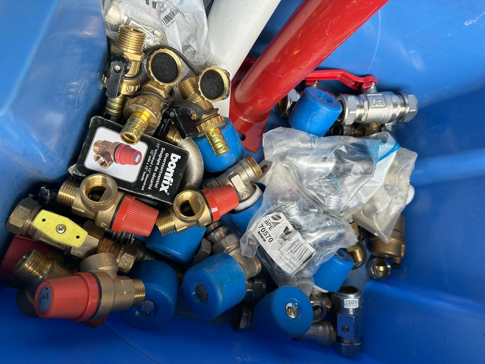 Bak met diverse CV appendages: overstort, vulkaan, kranen, Ophalen, Minder dan 30 cm, Overige typen, Nieuw