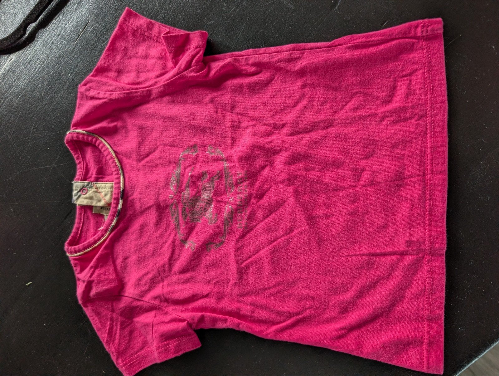 Burberry T-shirt roze met print - Maat 98 (3 jaar), Ophalen of Verzenden, Zo goed als nieuw, Burberry, Meisje