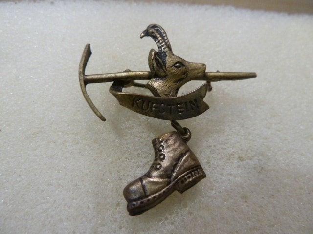 Vintage Kufstein broche met gems en bergschoen, Sieraden, Tassen en Uiterlijk, Broches, Brons, 4 tot 7 cm, Gebruikt, Bruin