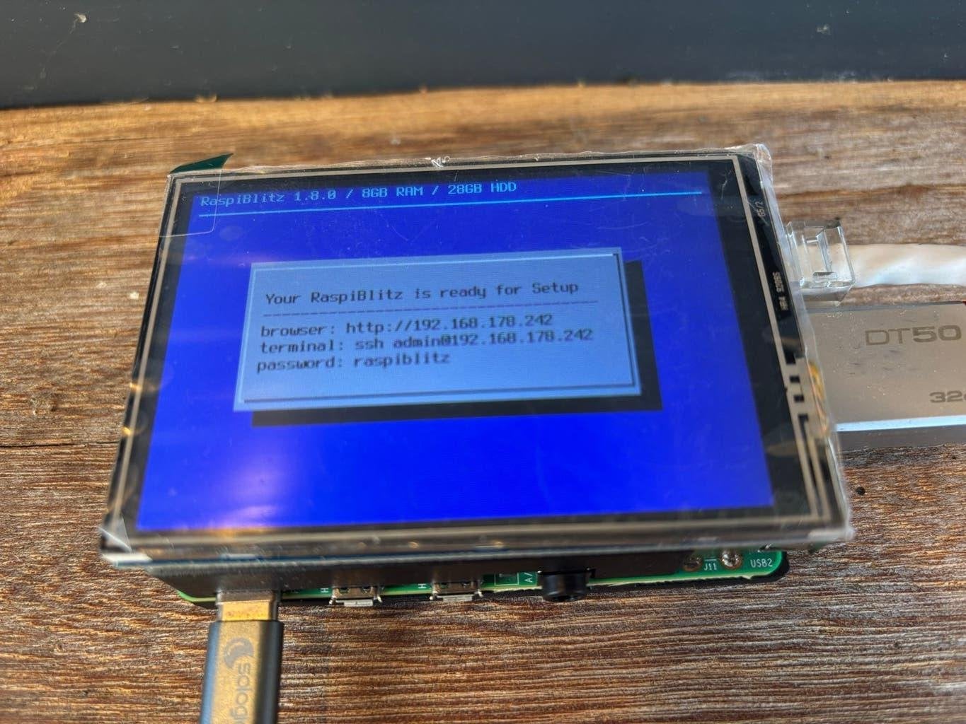 Raspberry Pi 4 Model B 8GB met touchscreen en koeling, Computers en Software, 8 GB, Ophalen of Verzenden, Zo goed als nieuw, SSD