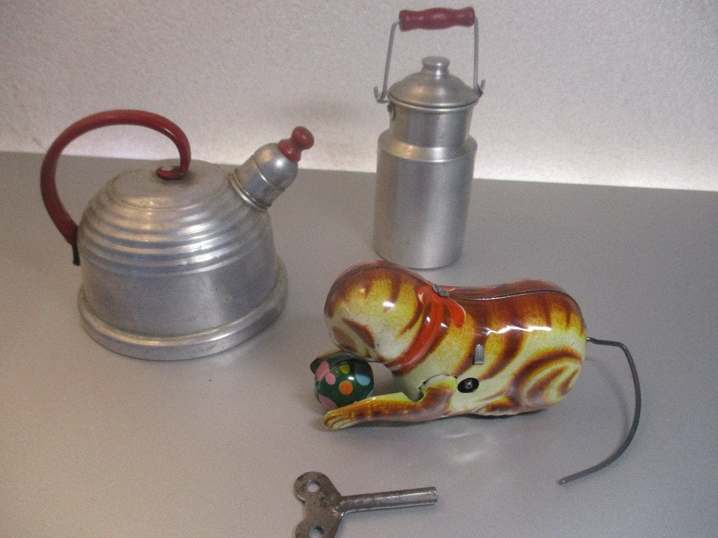 Antiek speelgoed, keukengerei en mechanische kat, Ophalen of Verzenden
