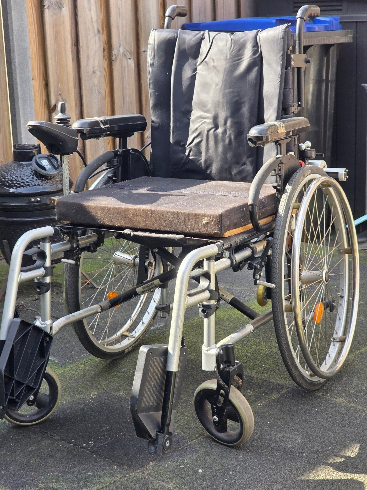 Quickie rolstoel met elektrische aandrijving en lithium accu, Diversen, Ophalen, Inklapbaar, Gebruikt, Elektrische rolstoel