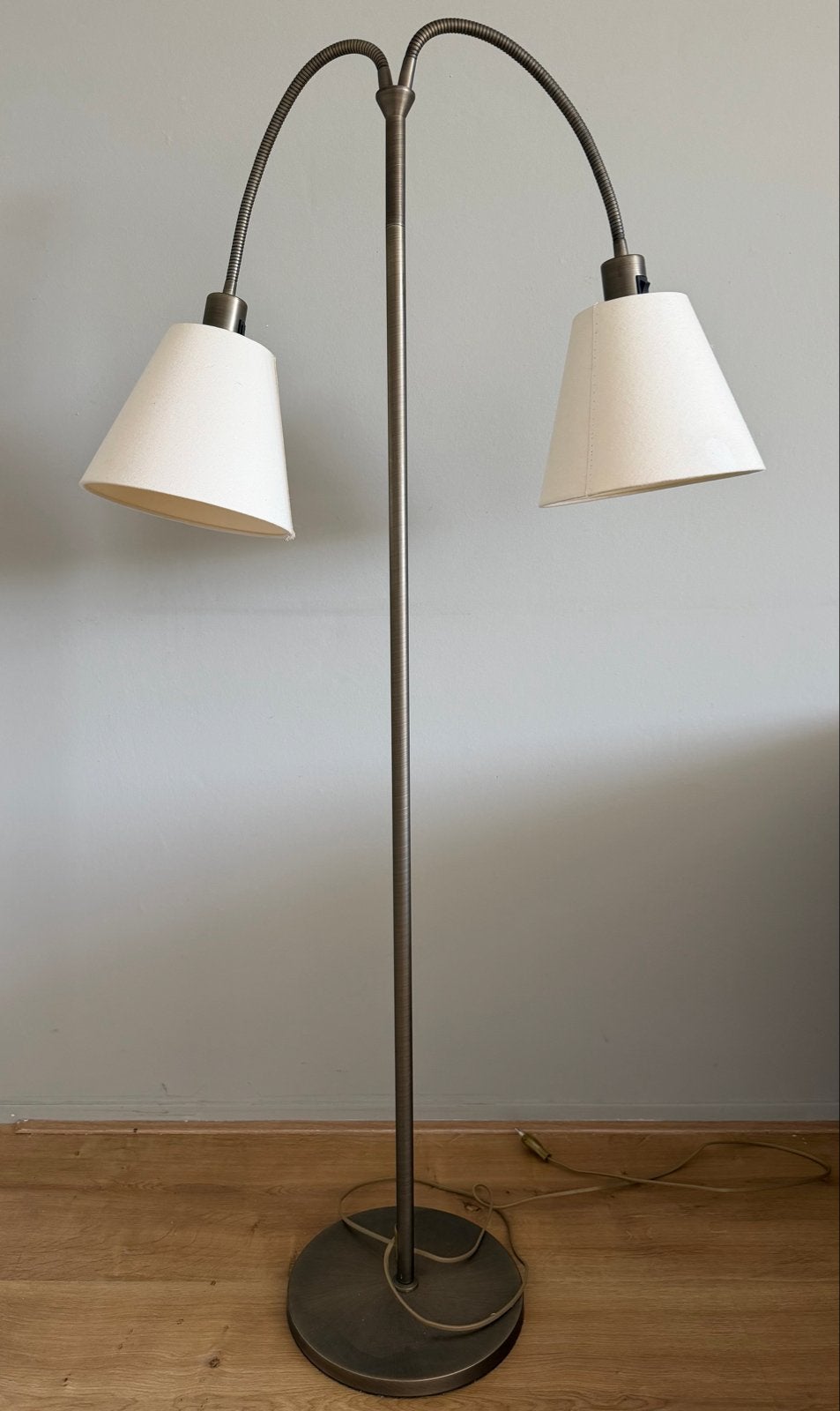 Stijlvolle vloerlamp met twee verstelbare lichtpunten, Ophalen, Gebruikt, 100 tot 150 cm, E27 (groot)