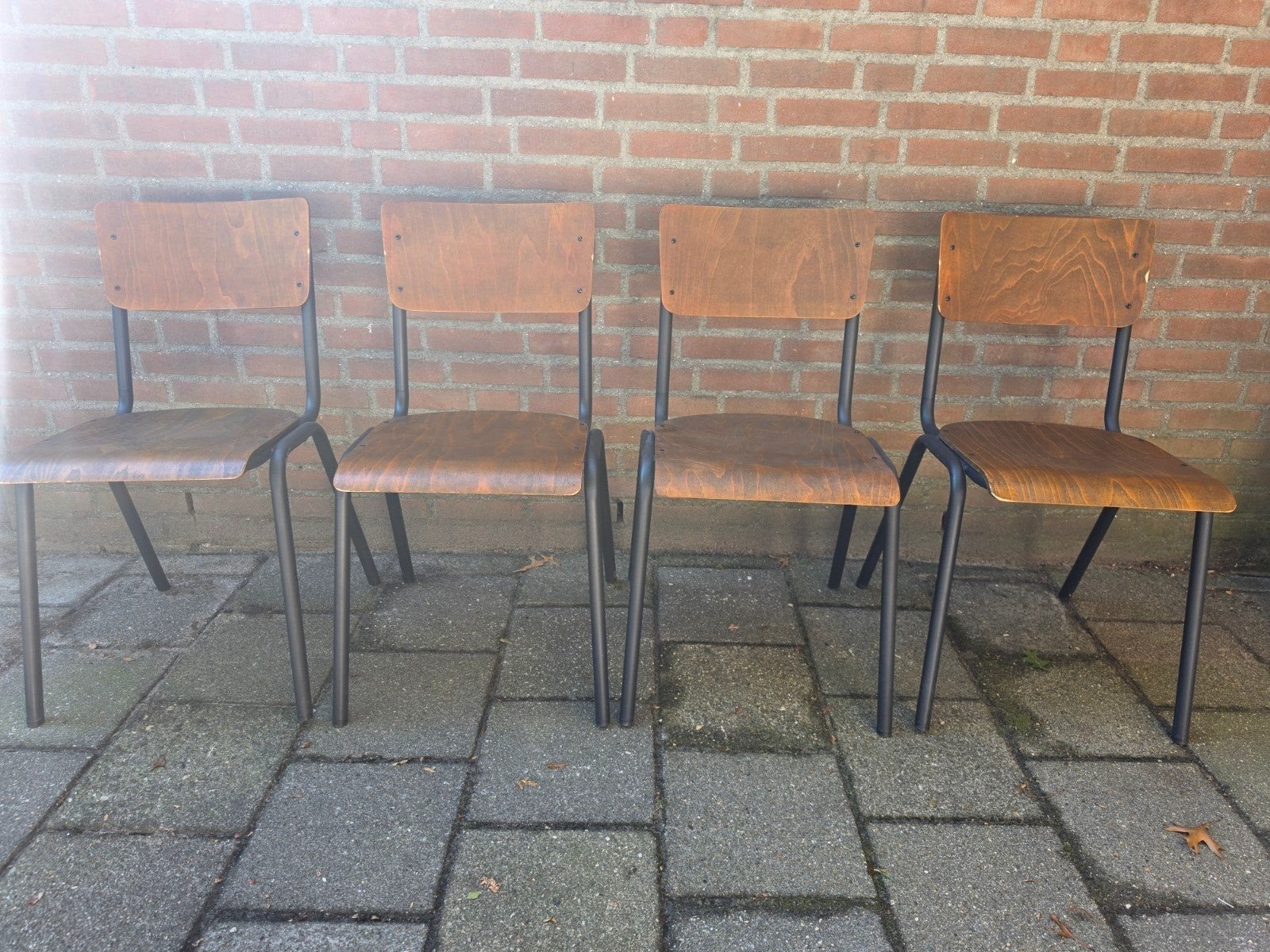 4 houten keukenstoelen / eetkamerstoelen, Ophalen, Gebruikt, 60 tot 90 cm