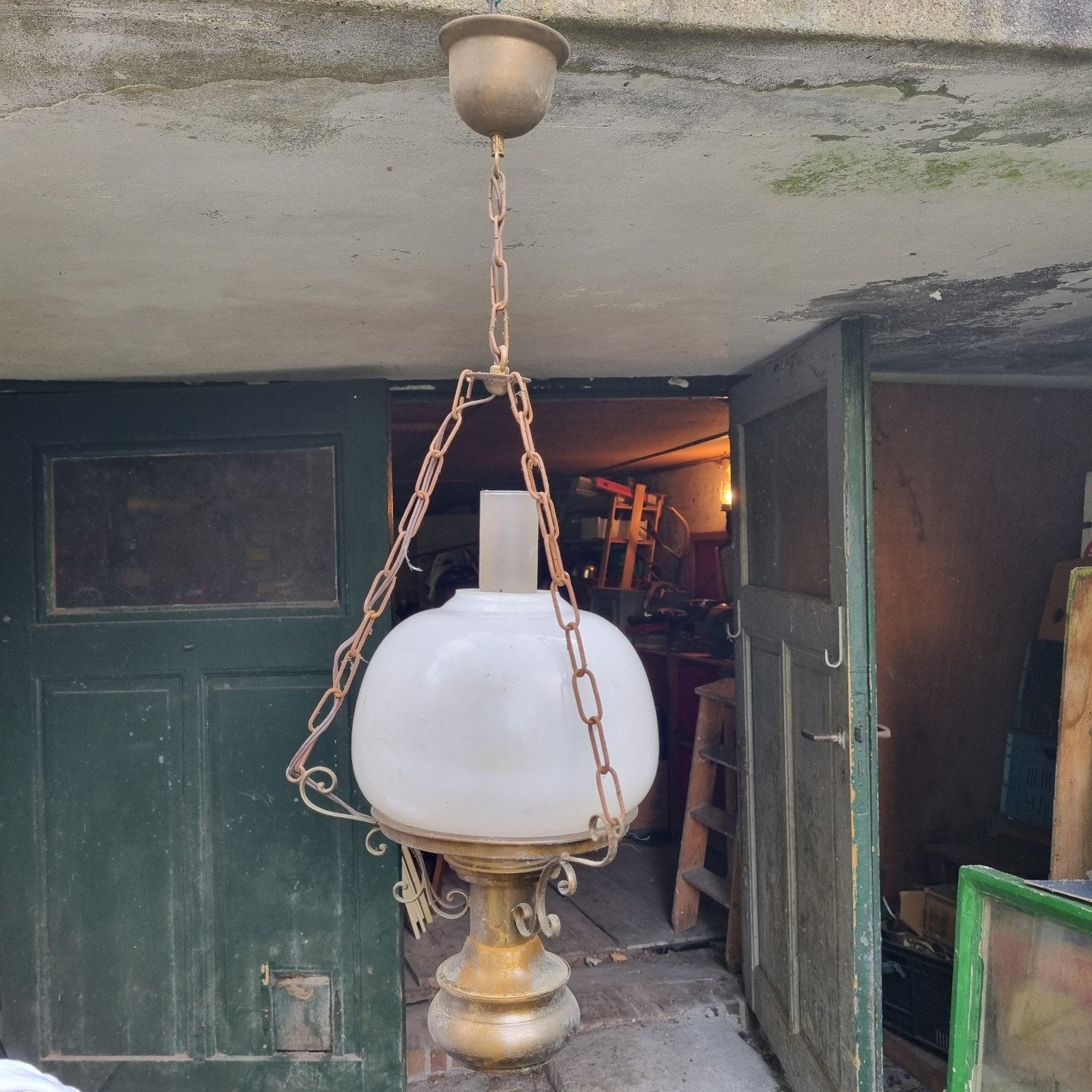 Antieke hanglamp, Ophalen