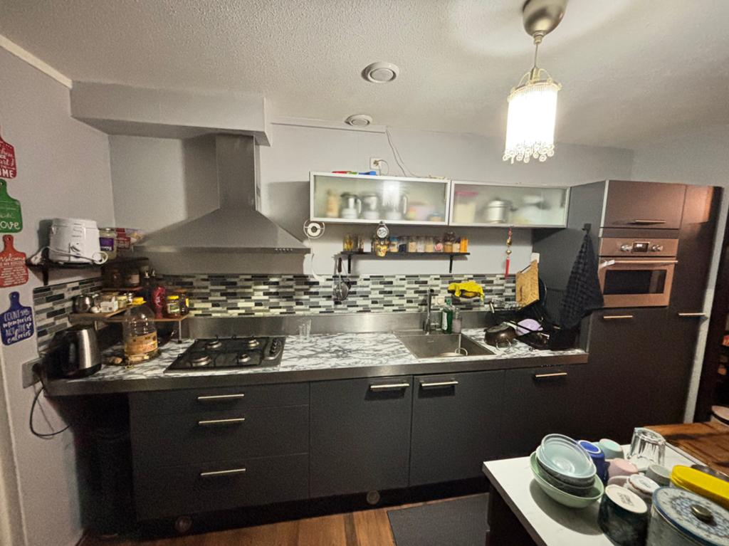 Keuken cabinets and appliances, Ophalen