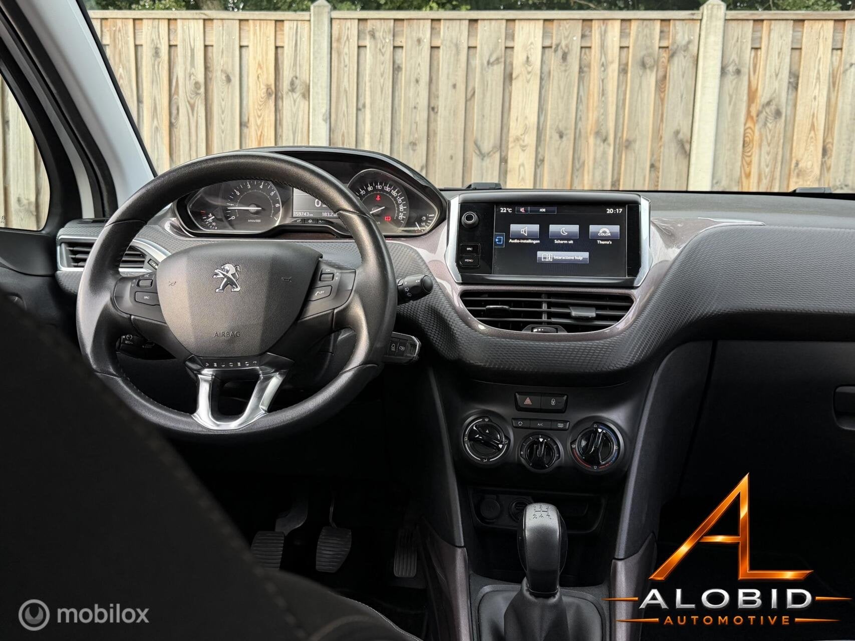 Peugeot 2008 1.6 VTi Navi Pano Trekhaak Airco 100% onderhoud, Voorwielaandrijving, Euro 5, Gebruikt, 4 cilinders