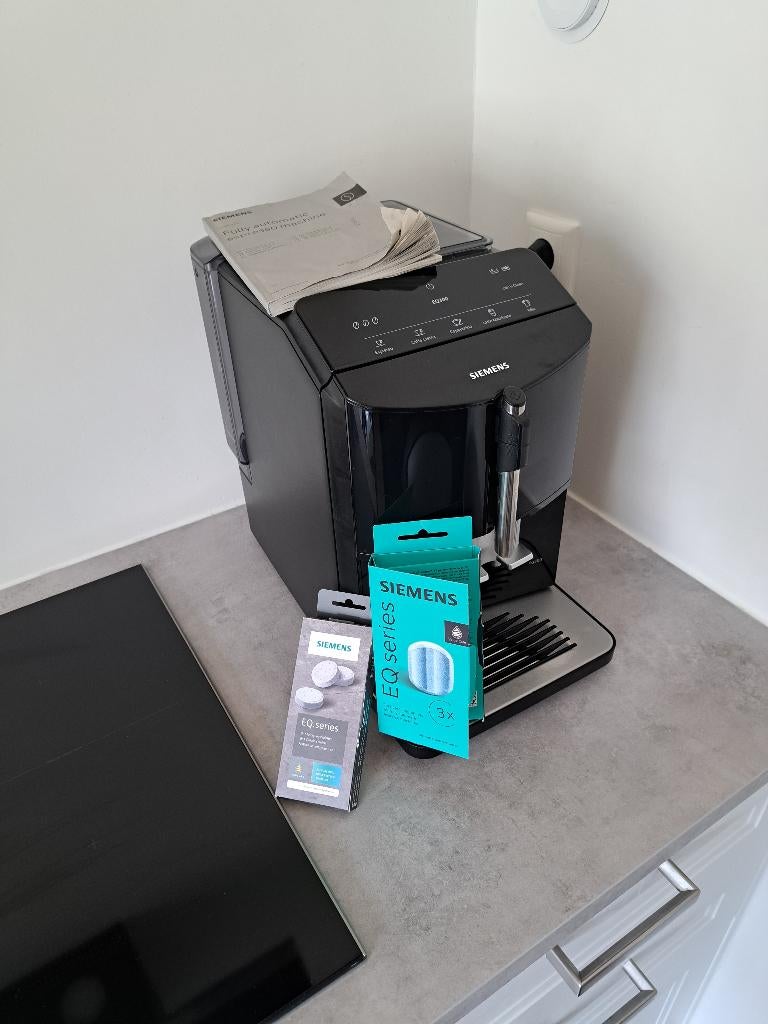 Siemens eq300 TF301E09, Koffiebonen, Koffiemachine, Ophalen of Verzenden, Zo goed als nieuw