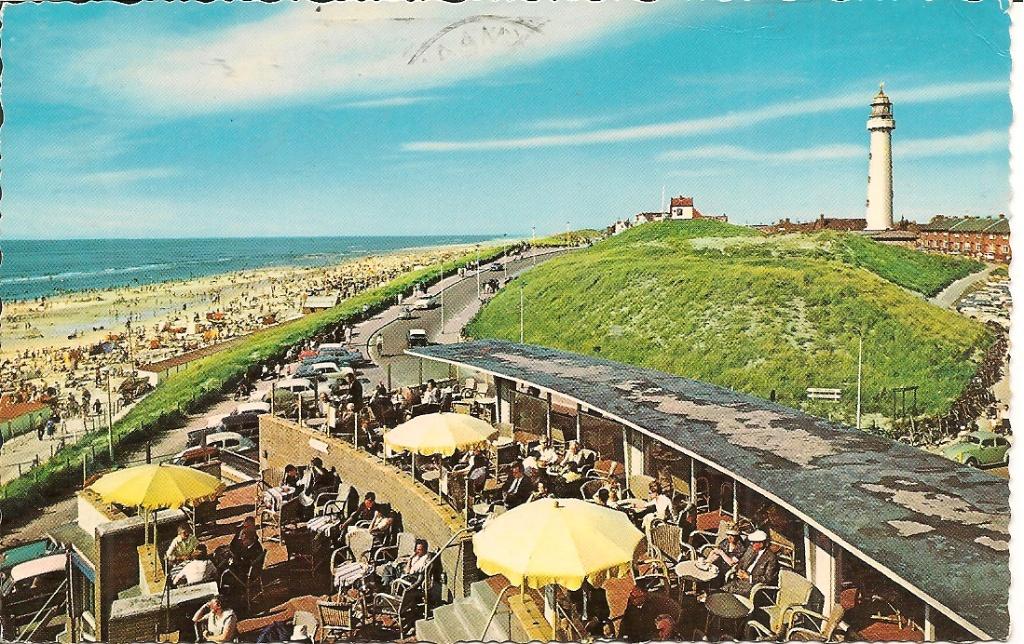 Ansichtkaart Egmond aan Zee - Boulevard met vuurtoren, Ophalen of Verzenden, 1960 tot 1980, Gelopen, Noord-Holland