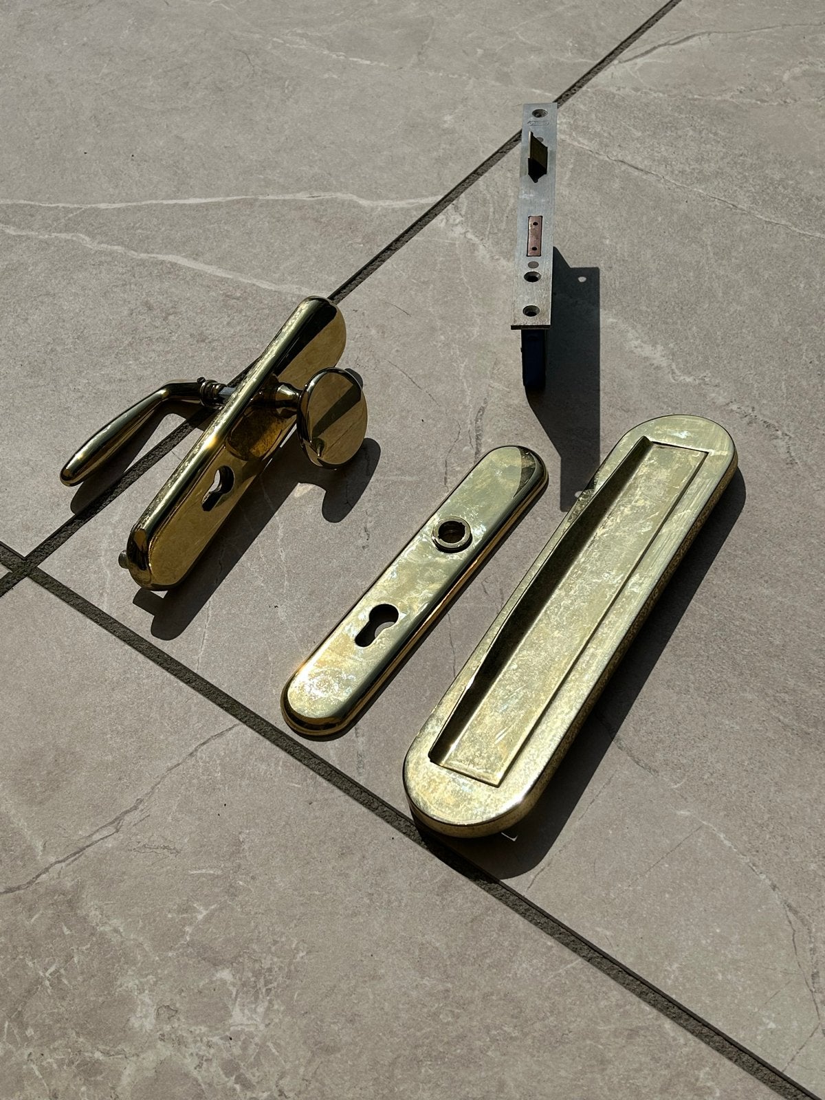 Zwaar messing deurbeslag met Lips slotkast, Ophalen of Verzenden, Gebruikt, Koper of Messing, Klink of Kruk