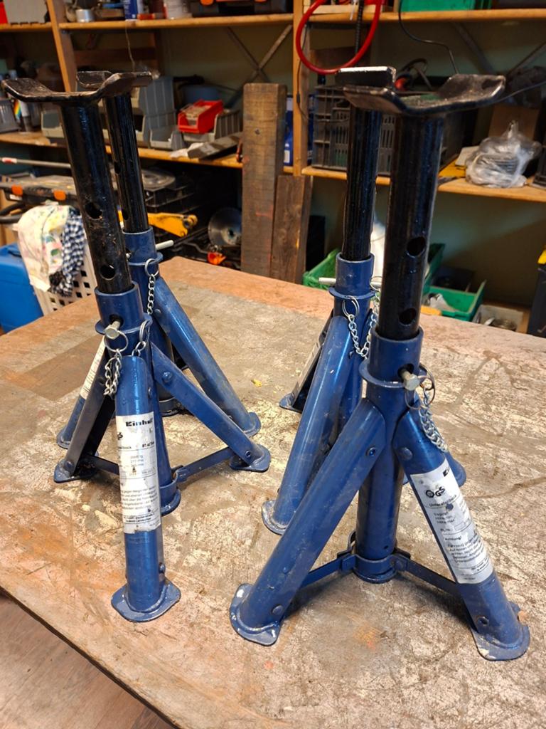 Set van 2 kriksteunen - Einhell, Ophalen of Verzenden, Gebruikt, Garagekrik