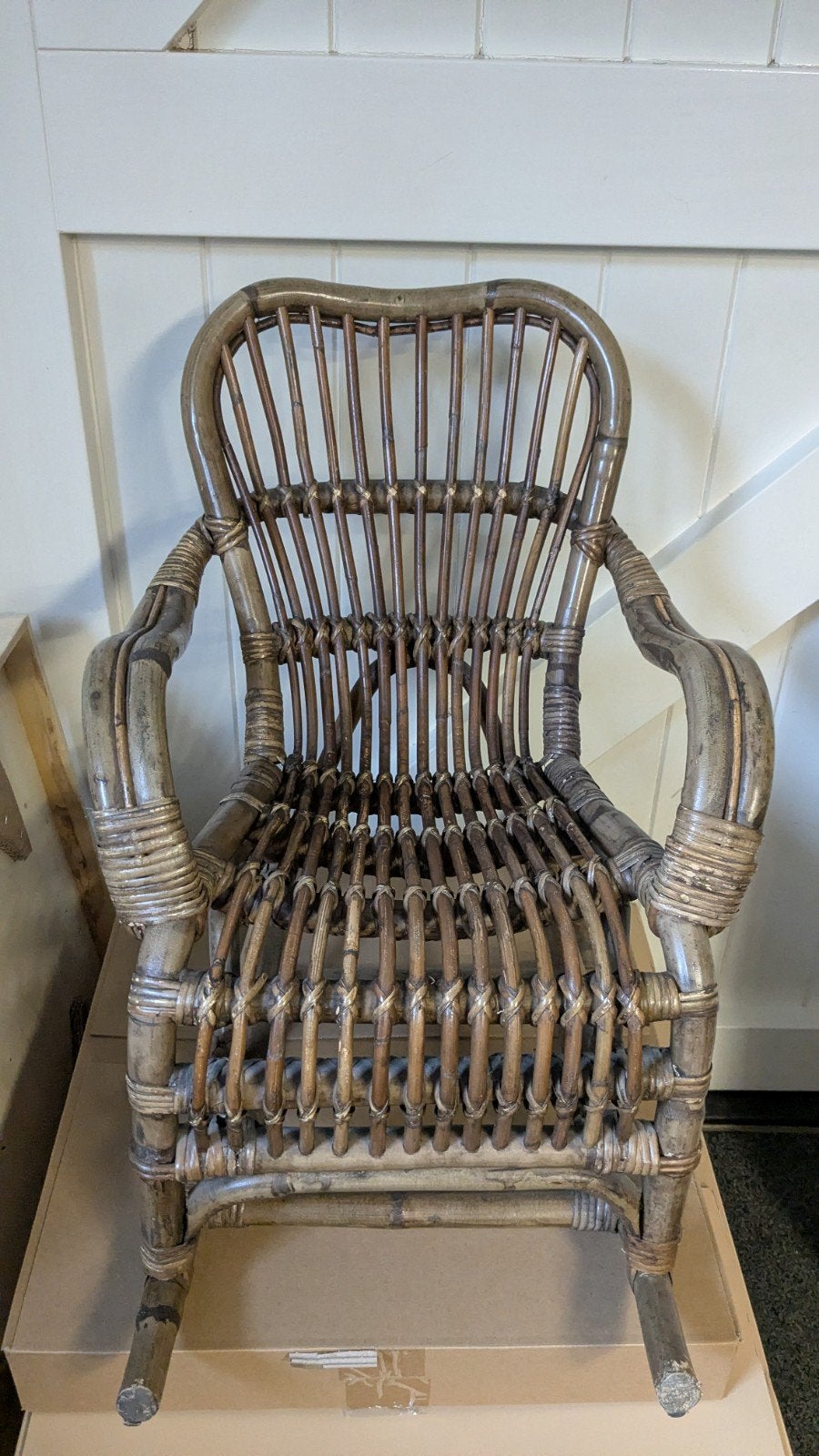 Vintage rotan schommelstoel voor kind, Ophalen