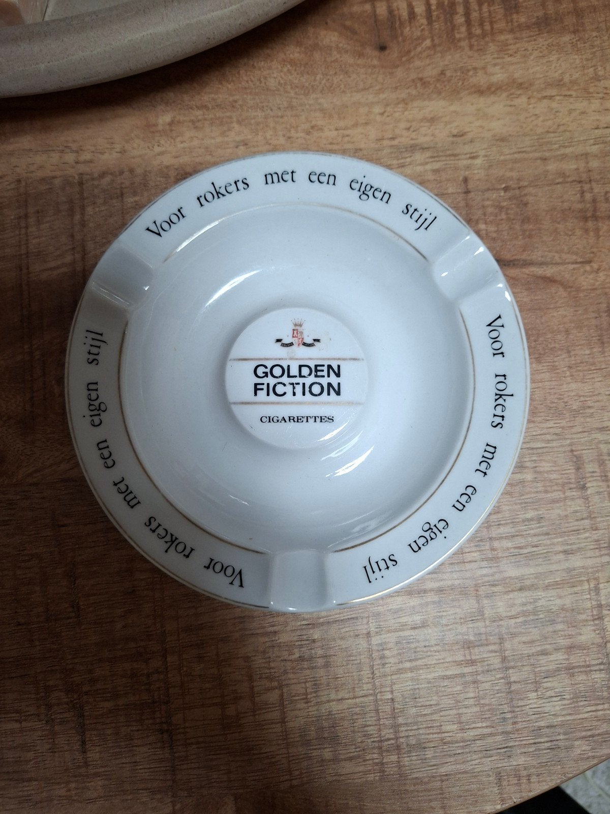 Vintage Golden Fiction Asbak - Voor rokers met eigen stijl, Ophalen of Verzenden, Gebruikt, Asbak