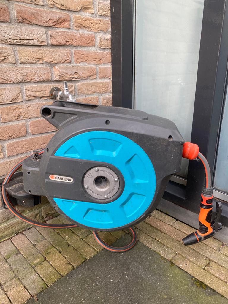 Gardena Tuinslanghaspel met slang en spuitstuk, Ophalen, Gebruikt, Tuinslanghaspel