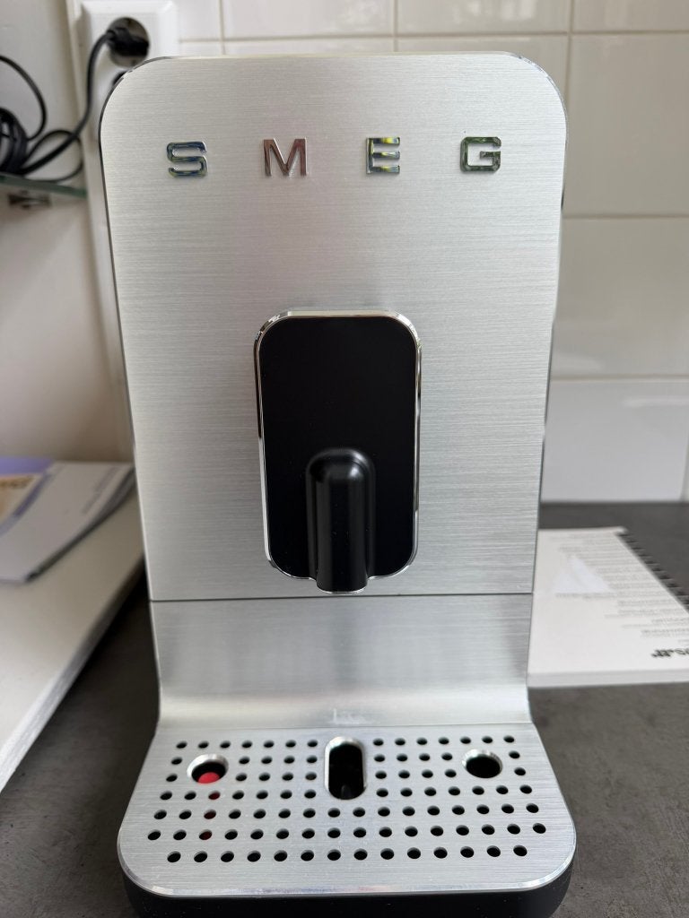 SMEG Koffiezetapparaat, Witgoed en Apparatuur, Koffiezetapparaten, Ophalen, Afneembaar waterreservoir, Gebruikt, Koffiemachine