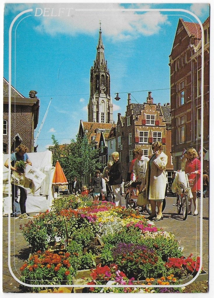Delft Bloemenmarkt Gelopen Ansichtkaart ( B5748 ), Ophalen of Verzenden, 1980 tot heden, Gelopen, Zuid-Holland