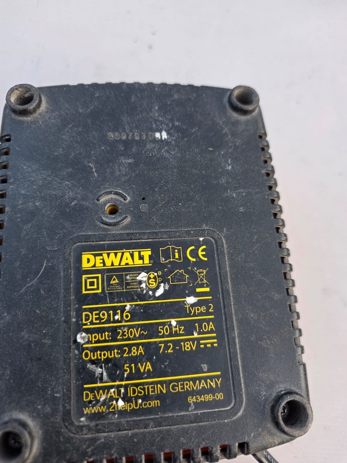 Foto 4 van DeWalt DE9116 Acculader Type 2 (onbekende werking)