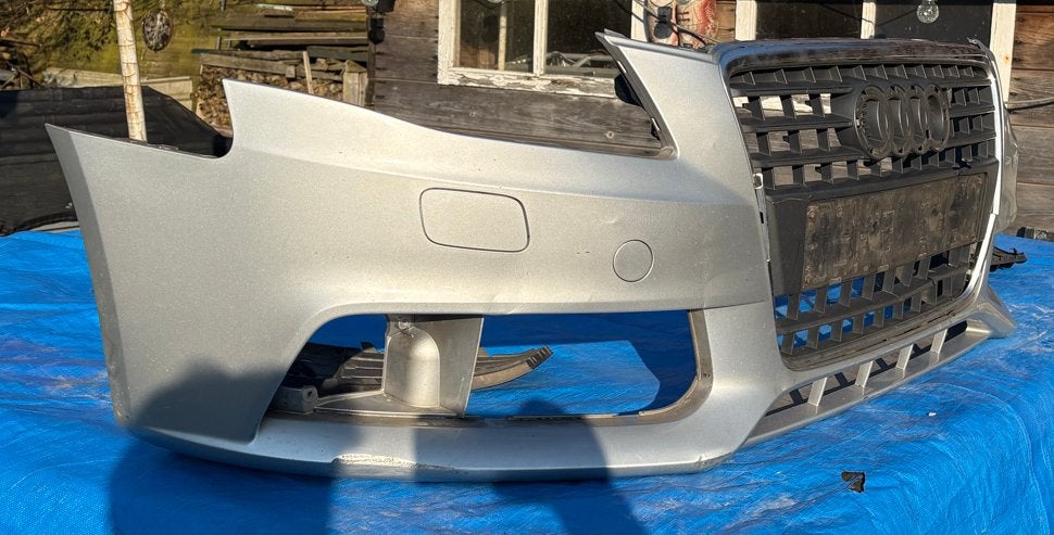 Audi A4 B8 Voorbumper (2009) - Beschadigd, Ophalen, Gebruikt, Voor, Audi
