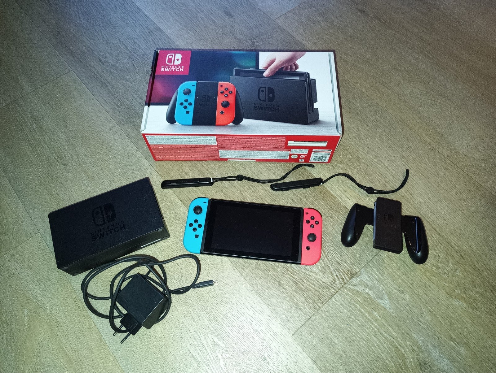 Nintendo Switch V1 Unpatched met accessoires en doos, Ophalen of Verzenden, Zo goed als nieuw, Switch Original