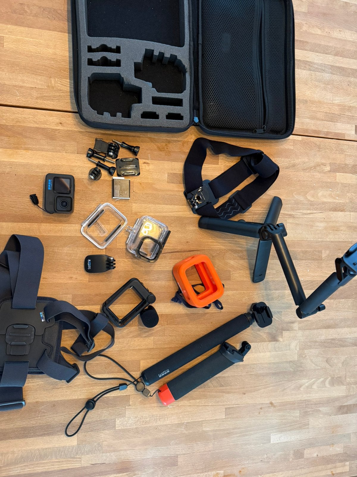 GoPro Hero 11 met assecoires remote statief, Ophalen of Verzenden, Gebruikt, GoPro