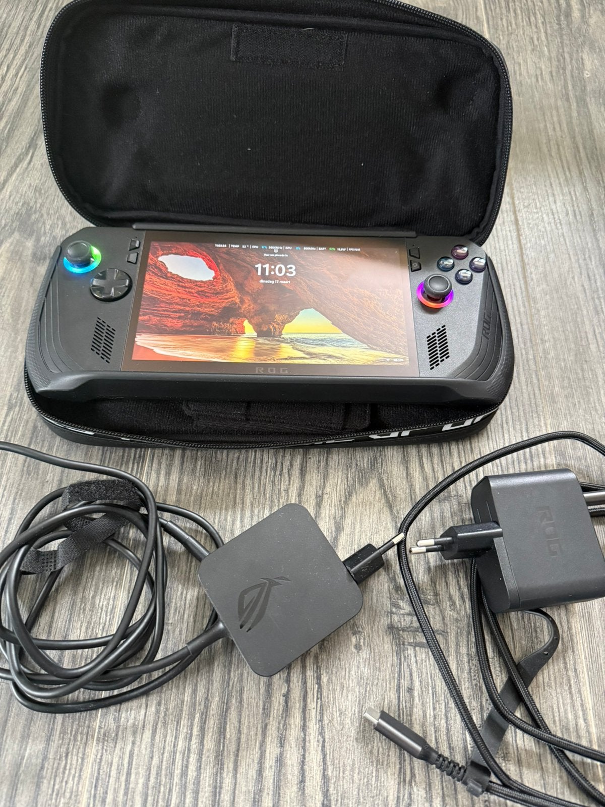 ASUS ROG Ally X 1TB 24GB + ROG Gaming Charger Dock, Spelcomputers en Games, Ophalen, Zo goed als nieuw