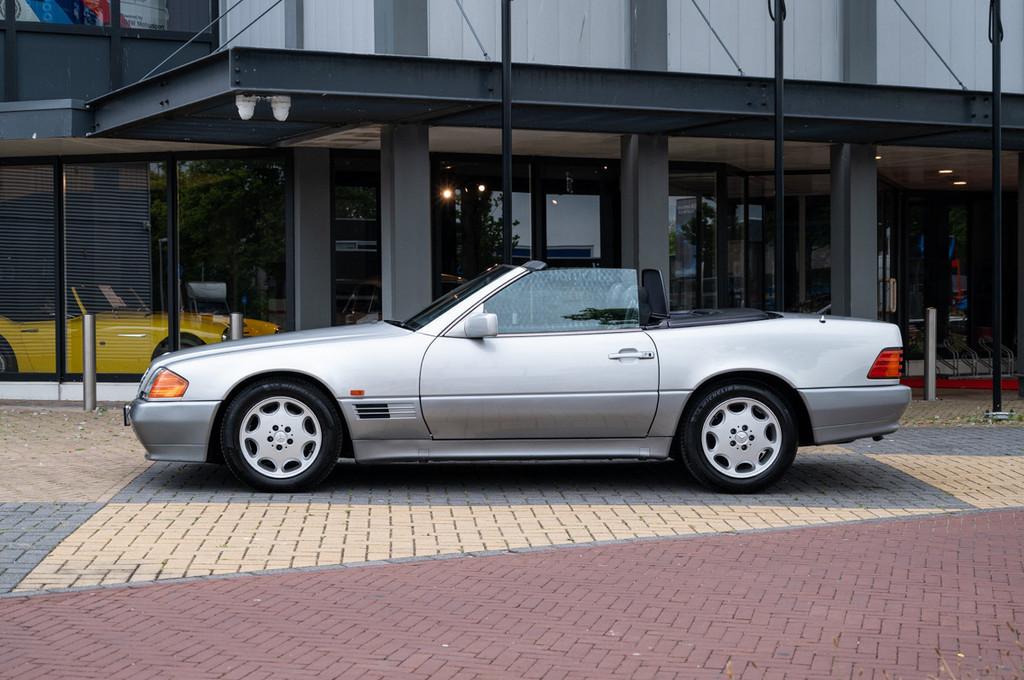 Mercedes-Benz SL-Klasse SL500 R129 V8 (bj 1990, automaat), Auto's, Automaat, 4973 cc, Zwart, Cabriolet