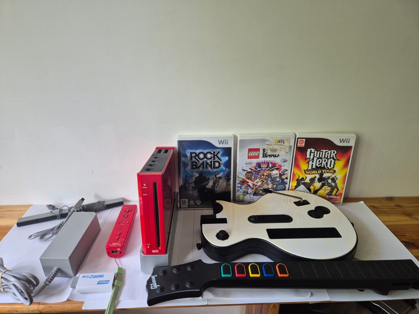 Complete Wii Guitar Hero set - Opgeknapte gitaar + 3 Games, Ophalen of Verzenden, Gebruikt, Met 1 controller, Met games
