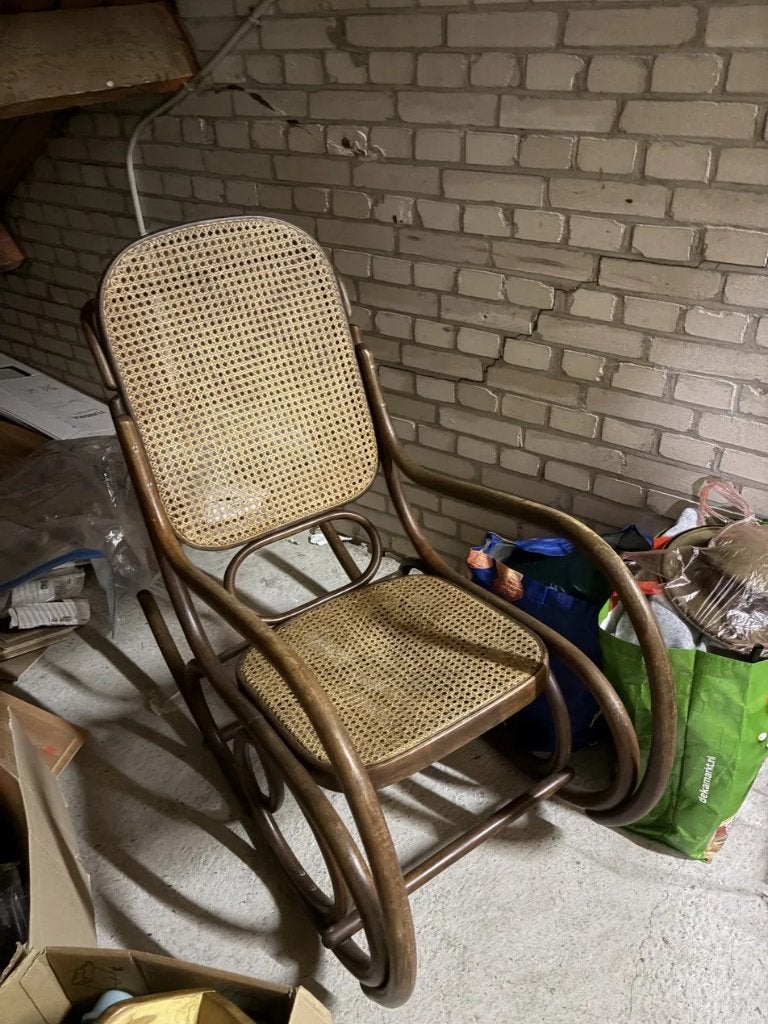 Rieten schommelstoel (Thonet-stijl, bugelhout), Ophalen