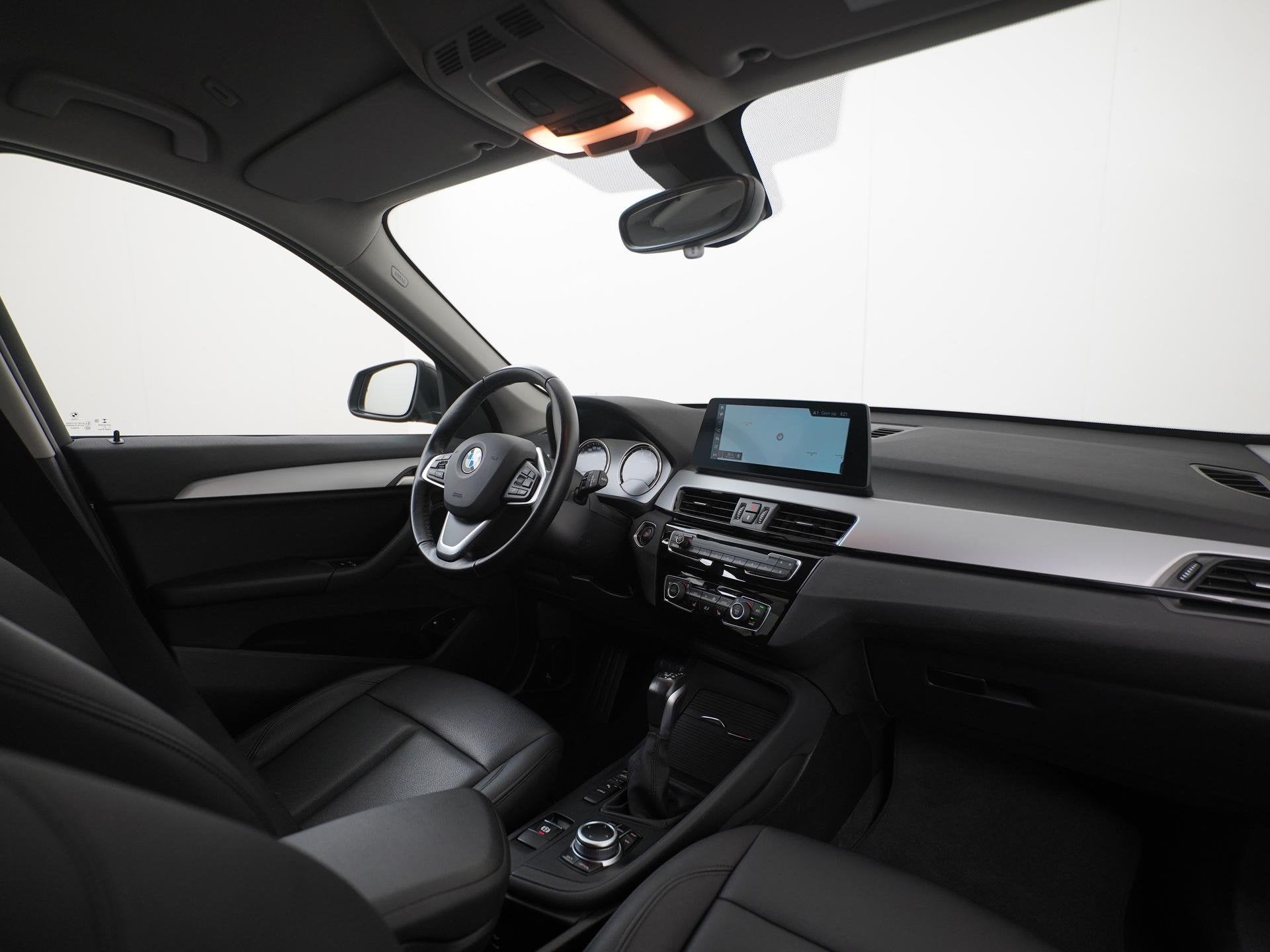 BMW X1 xDrive25e Executive | Head-Up | Leder | Camera | Zond, Auto's, Gebruikt, Zwart, Bedrijf, Vierwielaandrijving