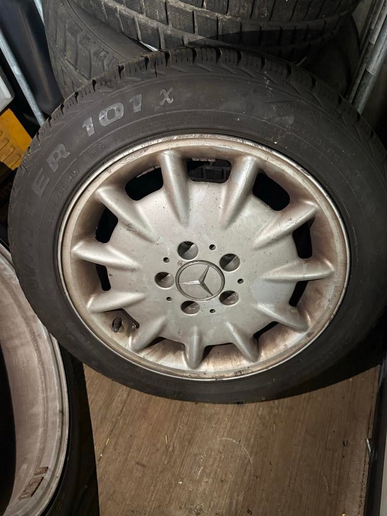 Mercedes-Benz Winterbanden met Velgen 205/55 R16, Auto-onderdelen, Banden en Velgen, Ophalen, Gebruikt, 16 inch, Banden en Velgen