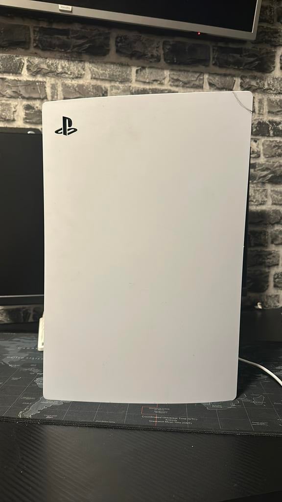 Ps5 game console met 3 controllers erbij, Spelcomputers en Games, Spelcomputers | Sony PlayStation 5, Ophalen, Gebruikt