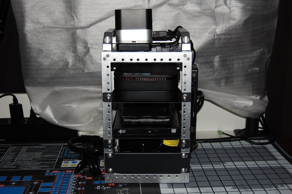 Mediarack:Kamrui Ak1Plus|SSD/HDD/M2/floppy/DVD|USBhub|W11Pro, Ophalen of Verzenden, Zo goed als nieuw