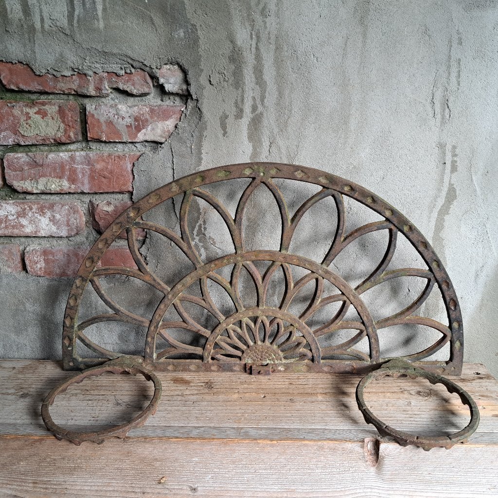 Gietijzeren plantenhouder plantenrek ornament 2x ring Etage3, Gebruikt, ., Ophalen of Verzenden, .