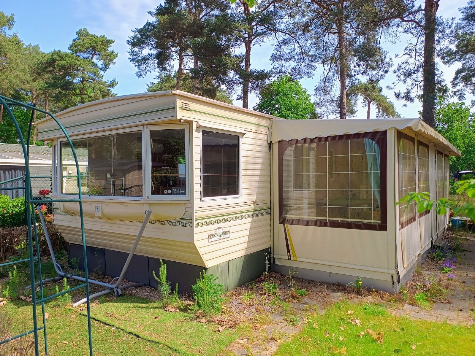 Chalet BK Bluebird Savanna met voortent en airco, Caravans en Kamperen, Stacaravans