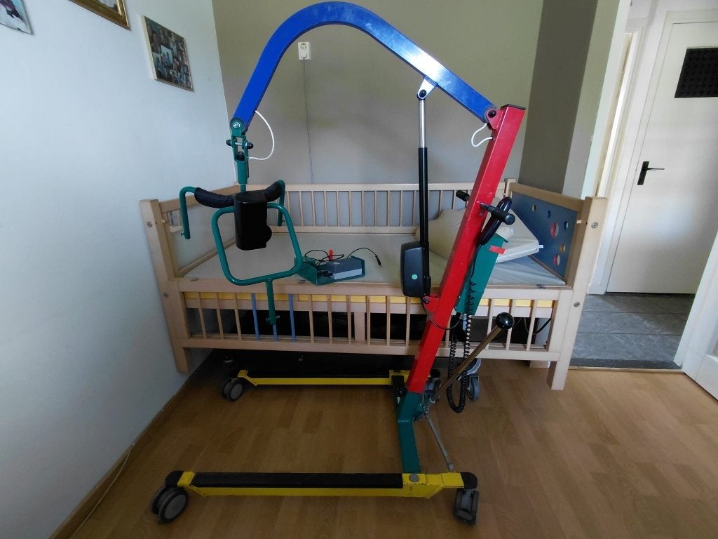 tillift en hoog-laag bed, Ophalen, Zo goed als nieuw