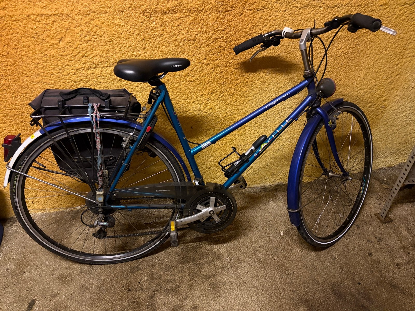 Gazelle damesfiets met 18 versnellingen en bagagedrager, Velgrem, Versnellingen, Ophalen of Verzenden, Gazelle