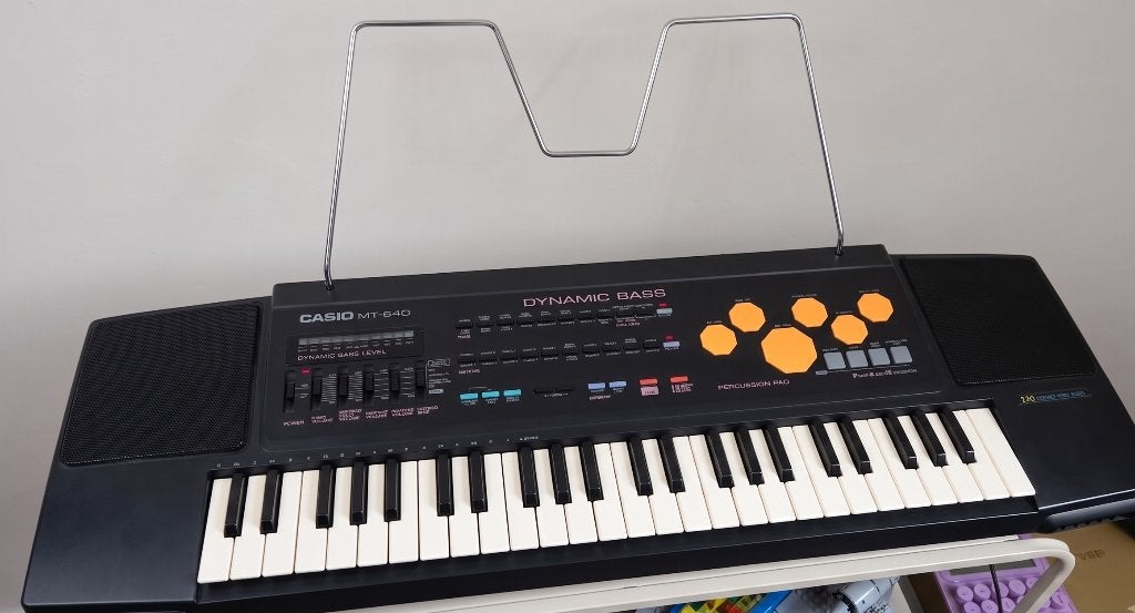 Casio MT-640 (collectors item), Muziek en Instrumenten, Keyboards, 49 toetsen, Casio, Gebruikt, Midi-aansluiting