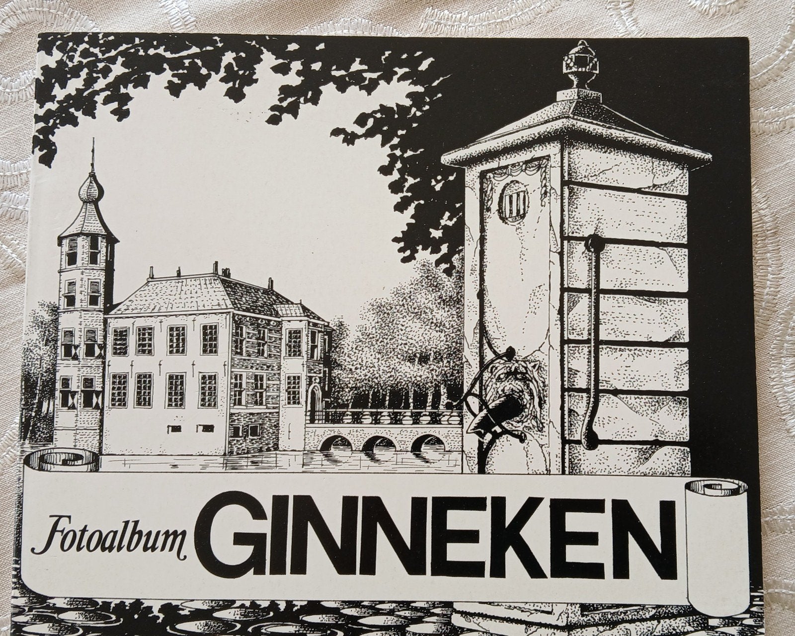 Fotoalbum Ginneken.  Ism. Heemkundige kring Oud Ginneken, Ophalen of Verzenden, 20e eeuw of later, Zo goed als nieuw, Heemkundige kring Oud Ginneken