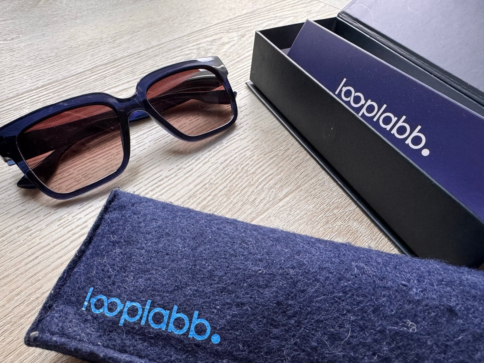 Looplabb Zonnebril - Blauw - Zo goed als nieuw, Sieraden, Tassen en Uiterlijk, Overige merken, Zonnebril, Blauw, Ophalen of Verzenden