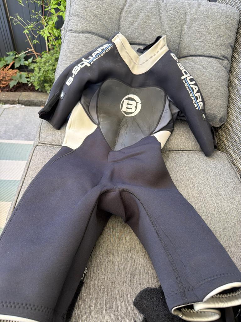 B-Square Aquasport Wetsuit - medium, Watersport en Boten, Ophalen of Verzenden, Zo goed als nieuw, Dame of Heer, Wetsuit