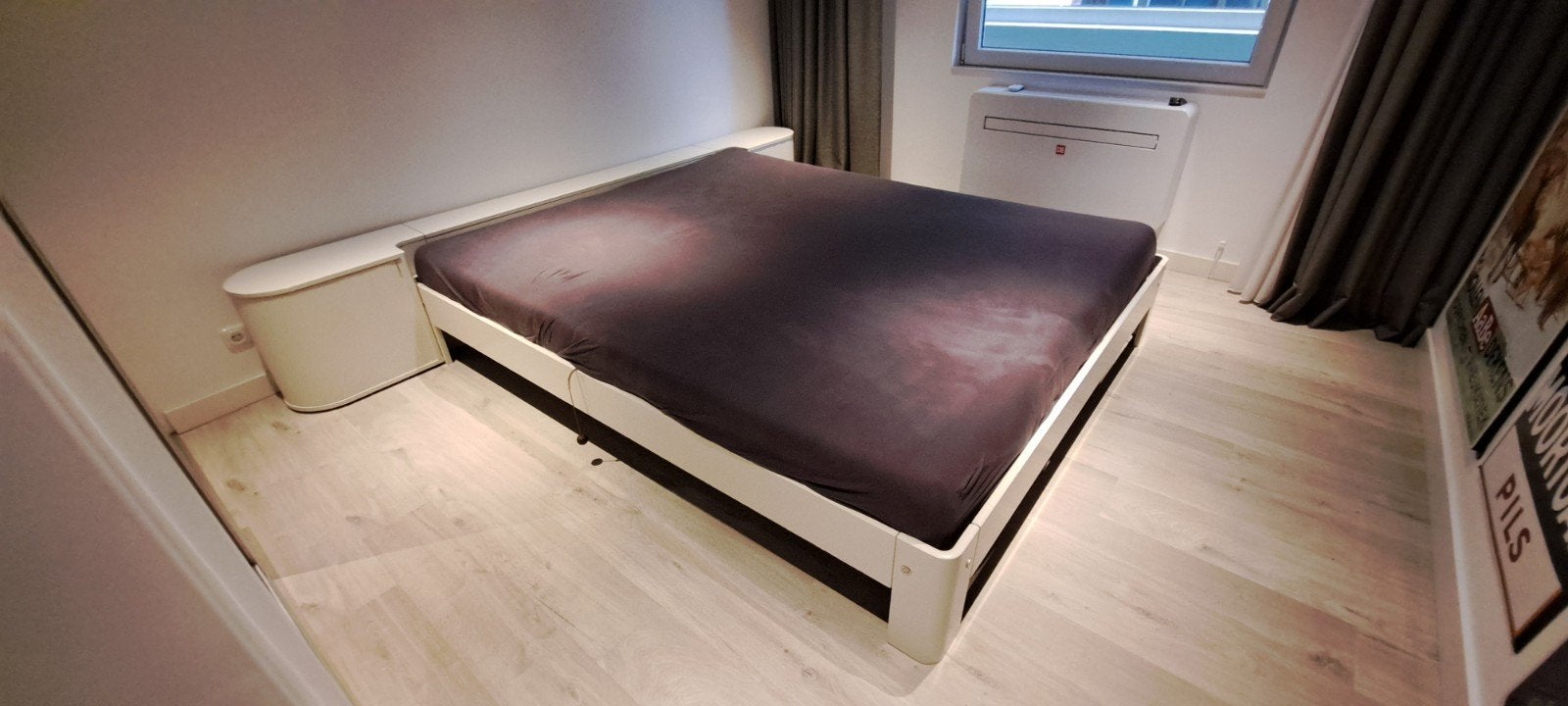 auping auronde met achterwand wit 2.20 bij 1.80 pootjes 34cm, Huis en Inrichting, Gebruikt, Eenpersoons, Wit, Ophalen of Verzenden