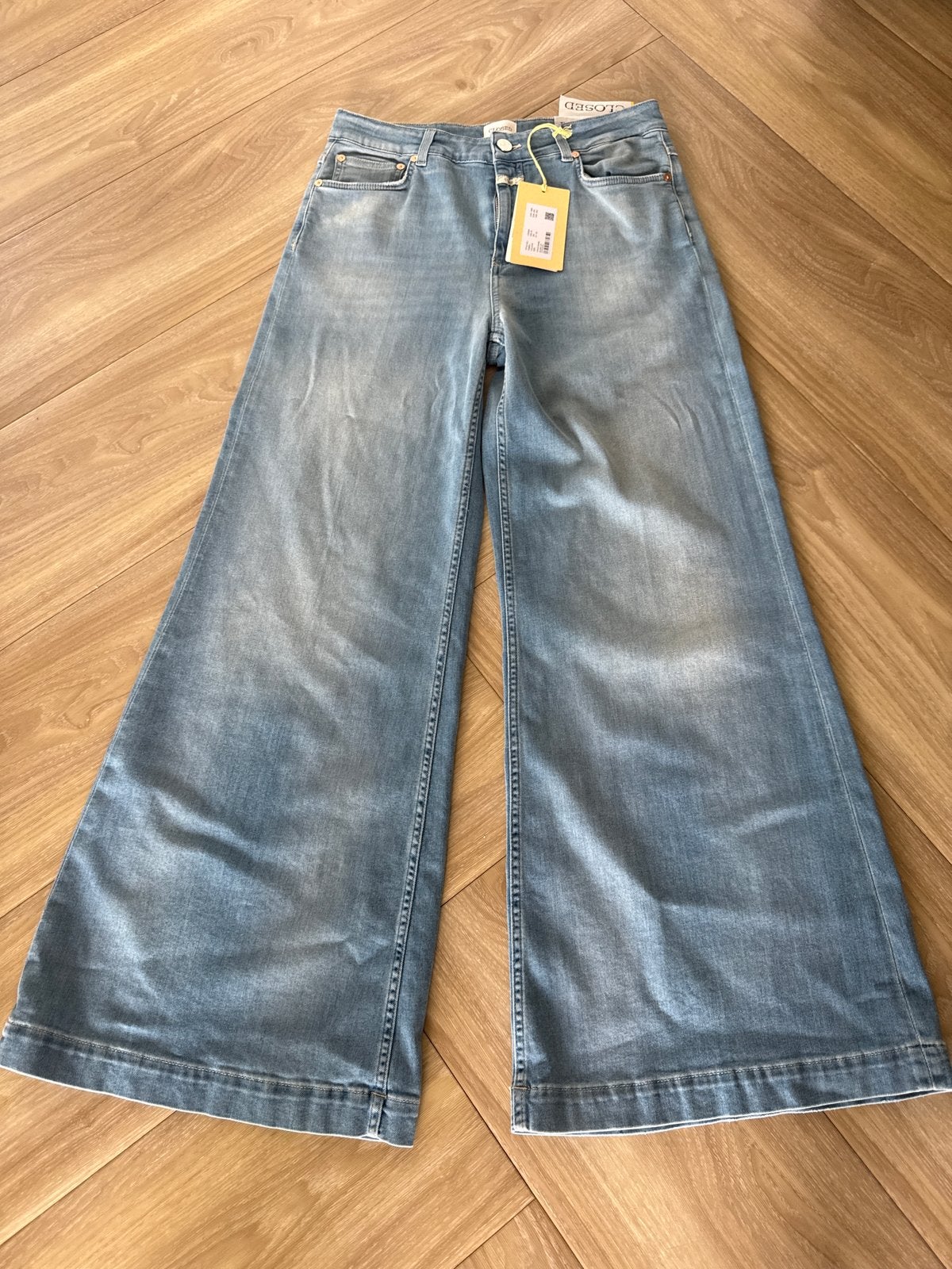 Nieuwe Closed Glow-Up wide fit jeans - maat W31/L30, Kleding | Dames, Ophalen of Verzenden, Nieuw, Blauw, W30 - W32 (confectie 38/40)