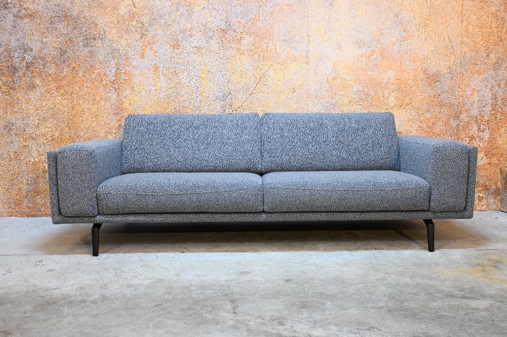 ZGANieuw schitterende stoffen Leolux Bellice design bank