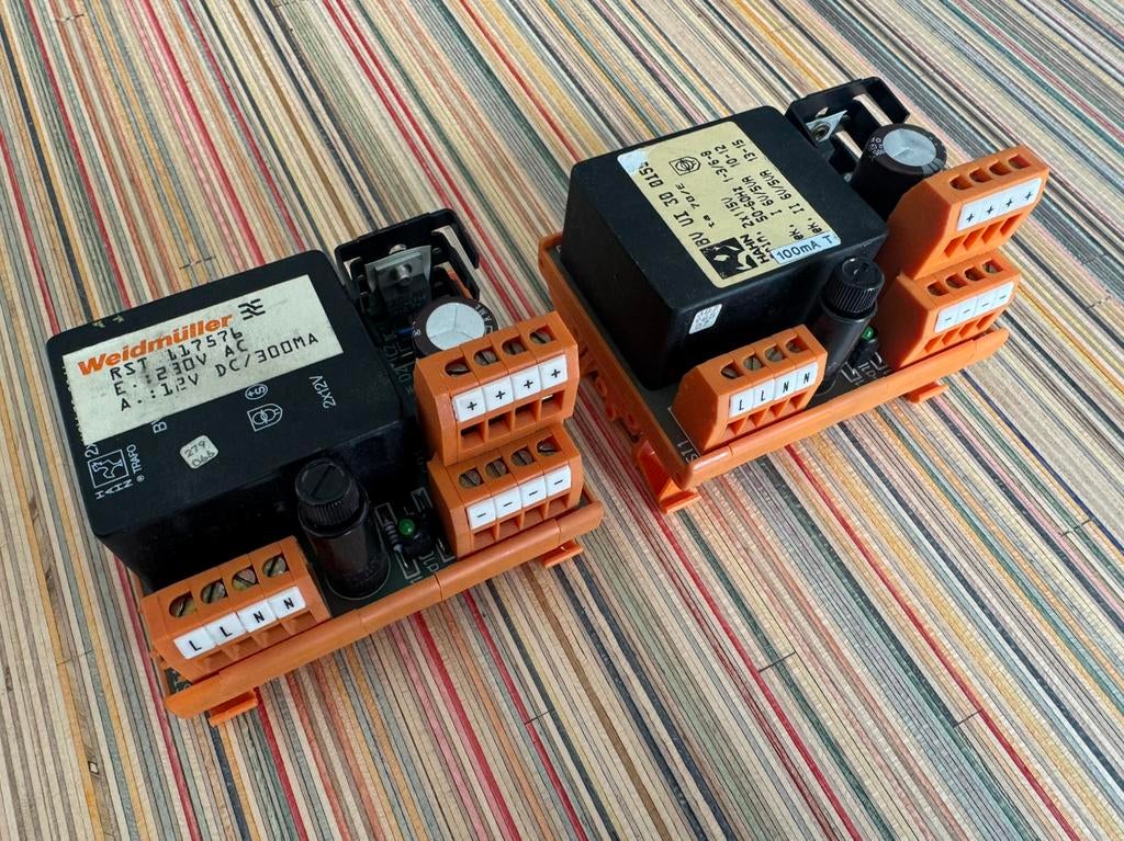 Weidmuller voeding module RS 117576 (12V) + RS 117566 (5V), Hobby en Vrije tijd, Elektronica-componenten, Ophalen of Verzenden