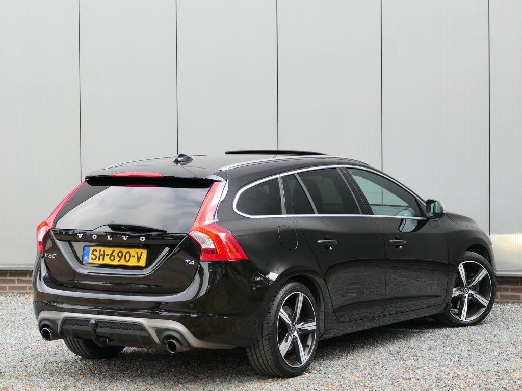 Volvo V60 T4 Business Sport 12 MND garantie Schuifdak / Xeno, 1479 kg, 12 maanden, Gebruikt, Euro 6